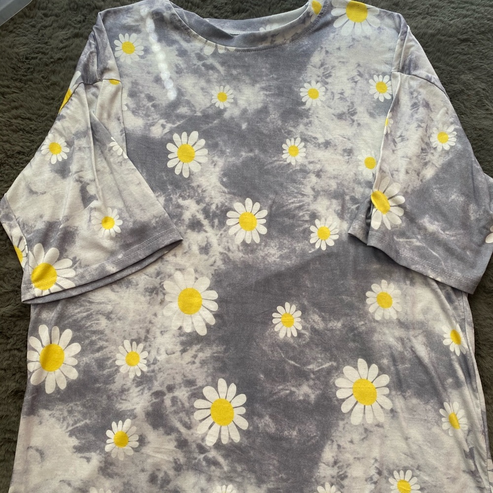 Oversized tie-dye flower shirt